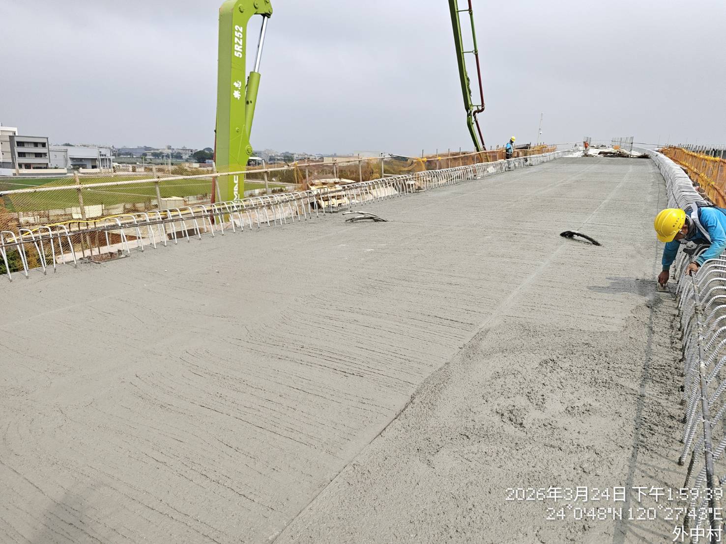 場撐工法2R1U1-2頂板混凝土澆置.jpg