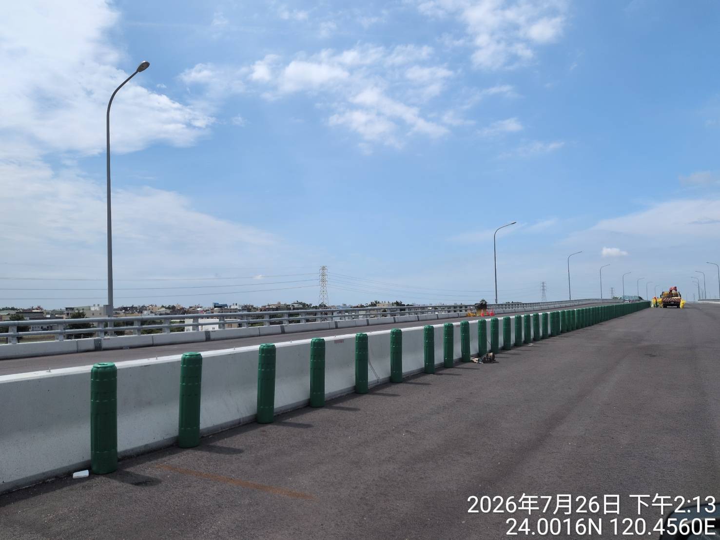 1.橋面板單元U6-U8防眩柱安裝.jpg