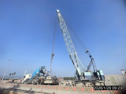 甲.D橋梁下部結構工程 第1工區P2-12基樁混凝土澆置.jpg