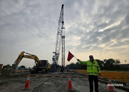 甲.D橋梁下部結構工程 第1工區A1-4基樁鋼筋籠吊放.jpg