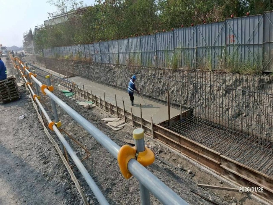 甲.G擋土牆工程 第6工區4K 120~4k 140、4K 160~4K 180、4K 230~4K 240(LT)擋土牆基礎混凝土澆置.jpg