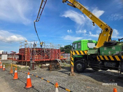 甲.D橋梁下部結構工程 第3工區P28E橋墩帽梁混凝土澆置.jpg