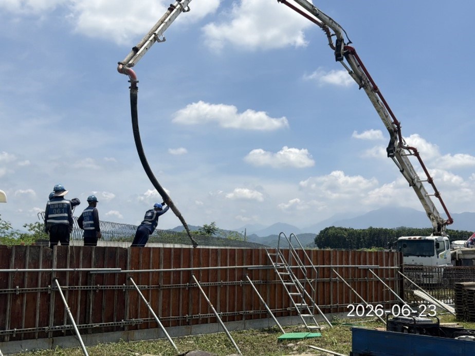 甲.H排水工程 第12工區8K 150.26 B1403(LT)箱涵牆身、頂版混凝土澆置.jpg