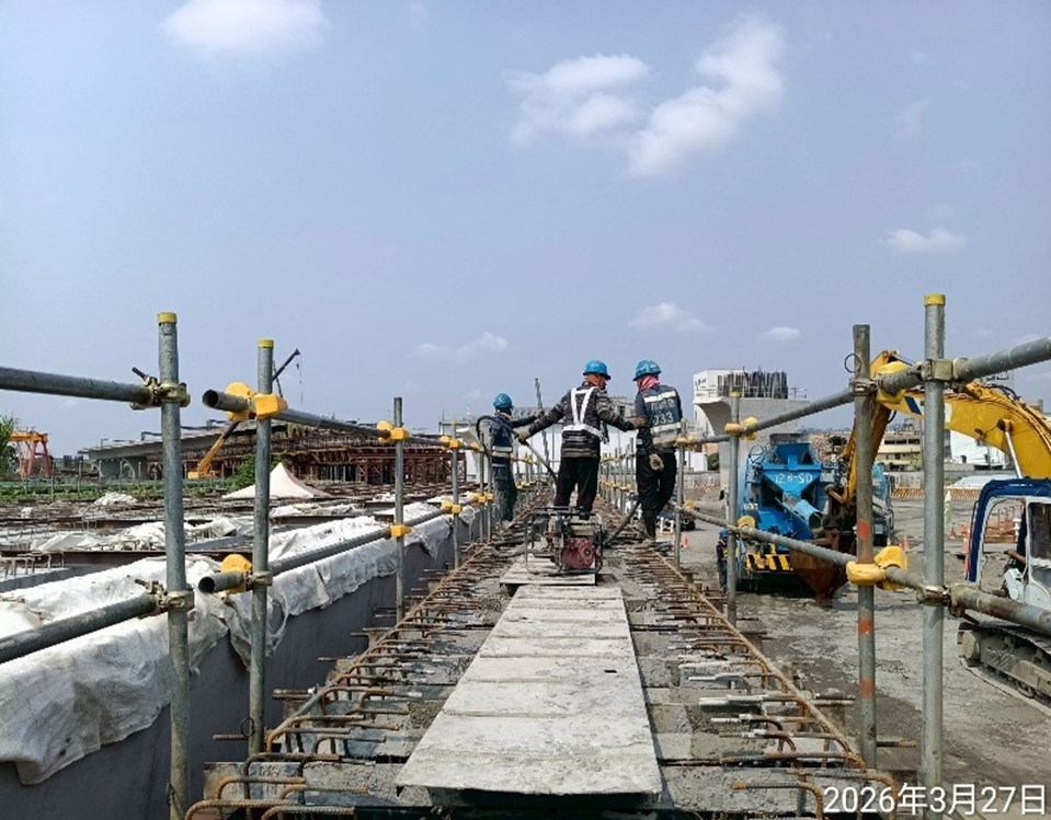 甲.C橋梁上部結構工程 預力梁場預鑄U型梁U6G1混凝土澆置.jpg