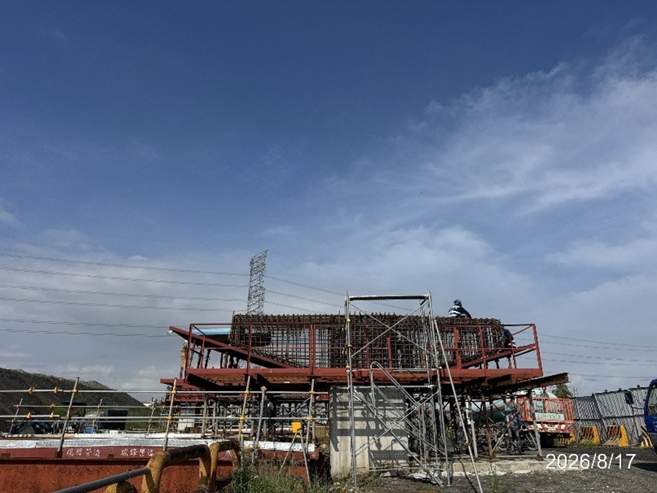 甲.D橋梁下部結構工程 第3工區P27W橋墩帽梁鋼筋組立.jpg