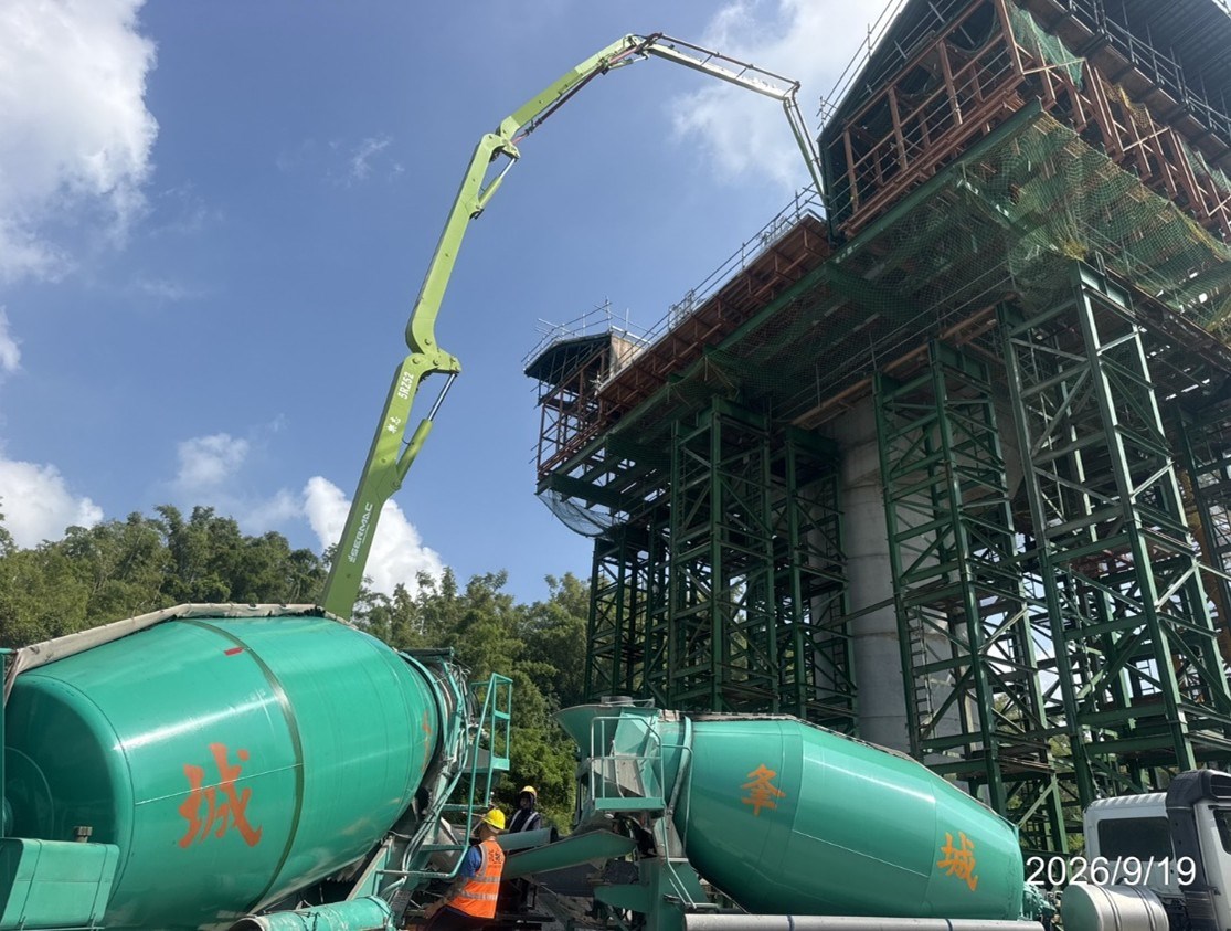 P11柱頭版底版澆置.jpg