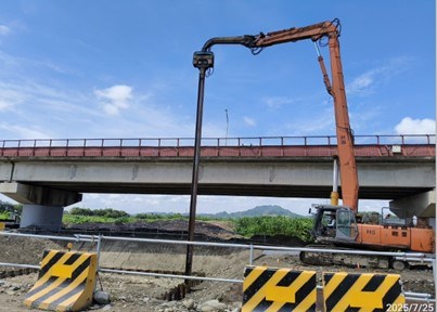 P8N基礎H型鋼樁打設.jpg