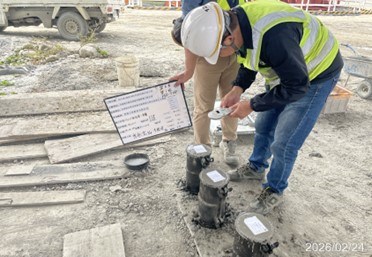 P11S 墩柱第一昇層混凝土澆置試體取樣.jpg