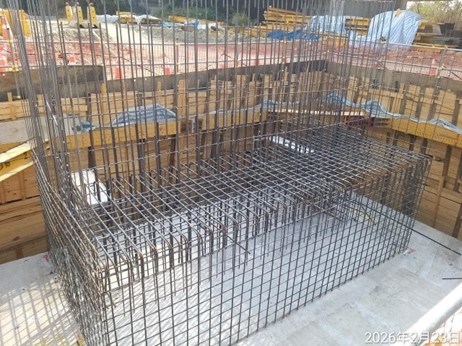 A2L 橋台牆身第一升層鋼筋綁紮.jpg