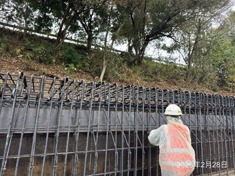 東側1K 520 排水箱涵頂板鋼筋綁紮.jpg