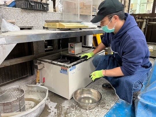 粗粒料水中重量測.jpg