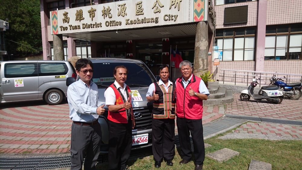採用全新無障礙式客車